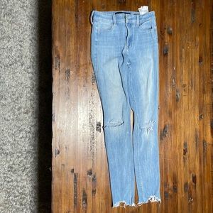 light blue skinny hollister jeans